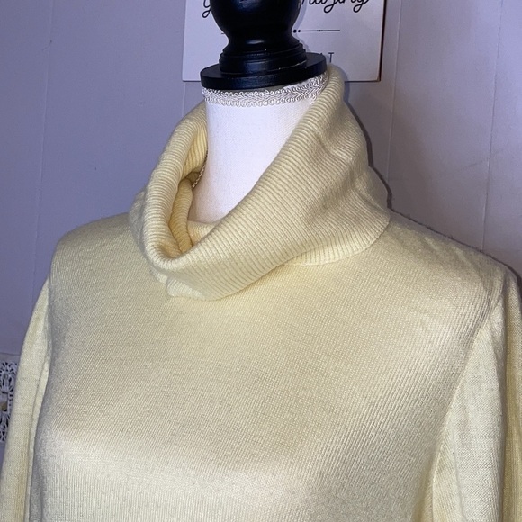Handmade Vintage yellow sweater - Picture 7 of 11